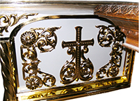 №1861 Панахидний стіл (канун) дерев'яний різьблений біло-золочений великий