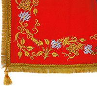 №1626 Скатертина (пелена) на престол, жертовник, аналой червона
