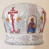 №2258 Митра белая tr с красным крестом